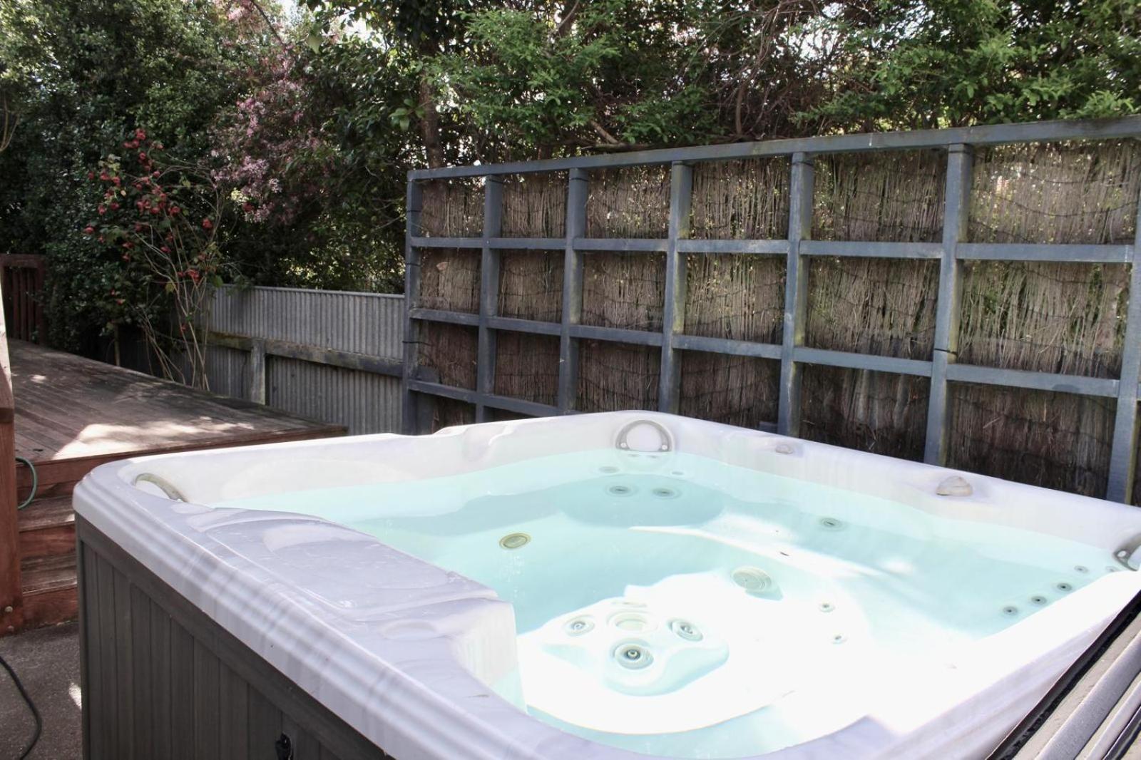 5-Min Walk To Village - Havelock North Holiday Home With Spa Pool Esterno foto